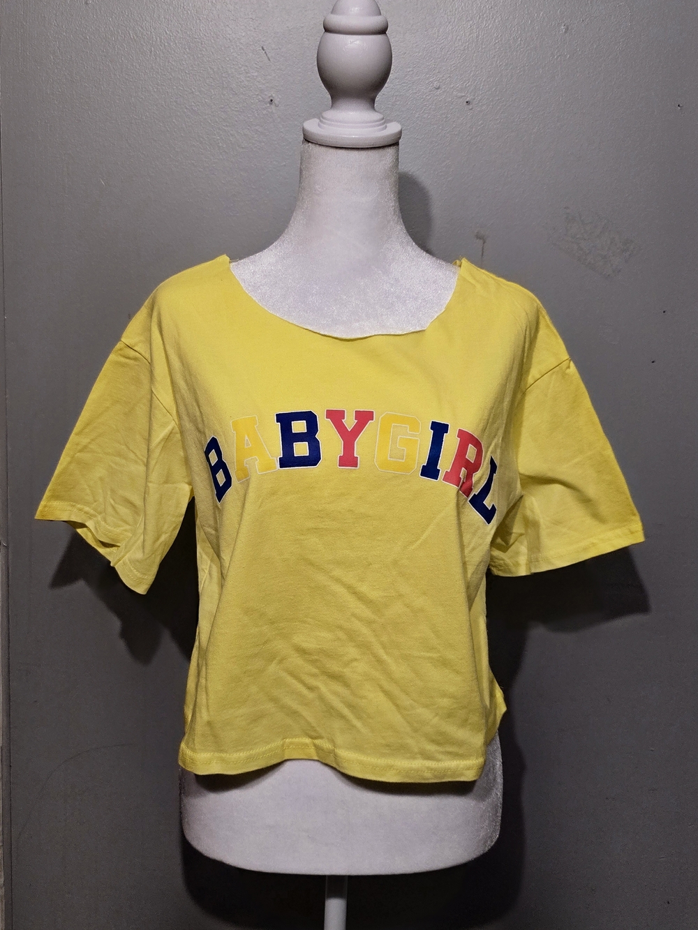 Casual Yellow 'BABYGIRL' Graphic Crop Top - Unbranded NWOT